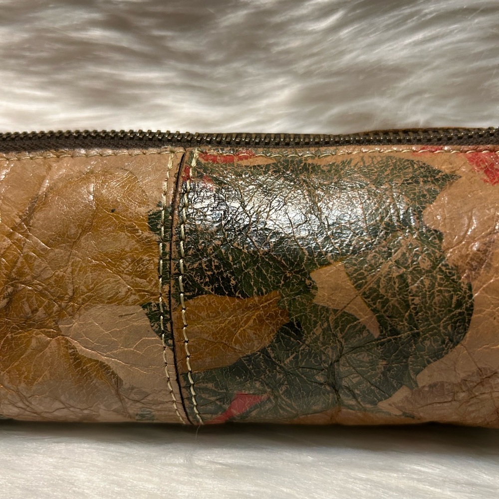 Patricia Nash Isla Oblong Italian Leather Floral Patterned Leather Wristlet - Picture 2 of 12
